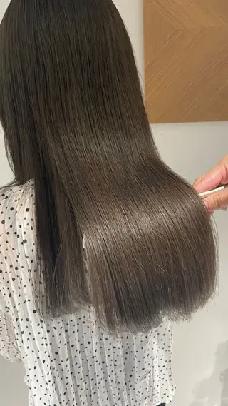 ロング アキ/梅田/顔まわり /レイヤーカット/のヘアスタイル