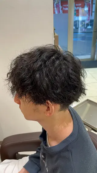 パーマ メンズ 【メンズパーマ✨️ フェザーパーマ】岩城のヘアスタイル
