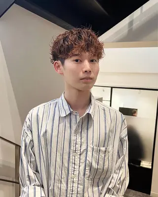 パーマ メンズ Qin shaire salon 原宿verno店所属・【センターパート】 ETO／江藤翼の眉毛・アイブロウイメージ