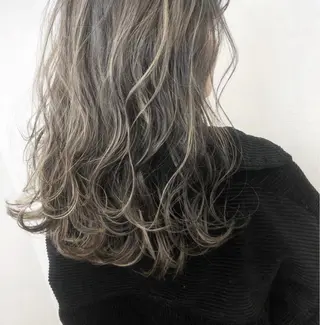 セミロング カラー ブリーチカラーレイヤ ーカット🦋annaのヘアスタイル