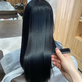 ロング 白髪ぼかし　似合わせ 黒須　雄哉のヘアスタイル