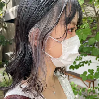 セミロング カラー 岩戸優奈 束感まつげ ピンク/ベージュのヘアスタイル