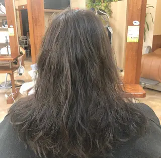 ロング カラー パーマ モリオフロムロンドン池袋店所属・冨永 さやかのヘアスタイル