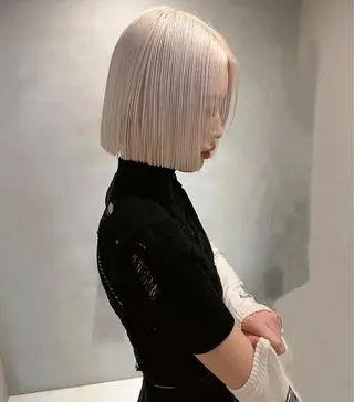 ミディアム カラー PELE アネックス梅田茶屋町店所属・PELE ハイトーン RIMUのヘアスタイル