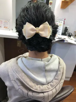 ヘアアレンジ 艶カラー🩵💛 NANAのヘアスタイル