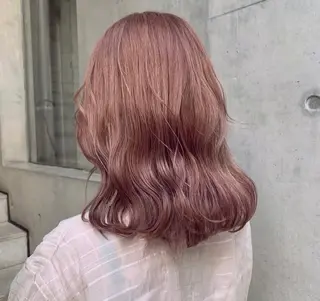 ミディアム カラー 暖色/まろベージュ/ シカタユウカのヘアスタイル