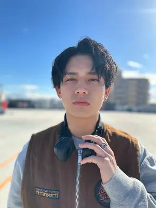 メンズ フェザーパーマ 安藝颯/メンズカットのヘアスタイル