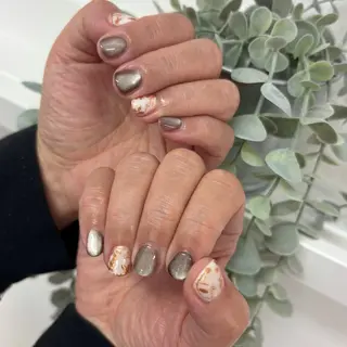 ネイル リリーズネイル 伊藤のネイルデザイン