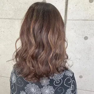 ミディアム カラー 福森 みずきのヘアスタイル