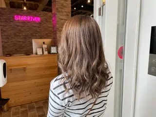 セミロング SALOWIN心斎橋Suite店所属・ブリーチ毛にもできる 縮毛矯正|鷹司郎のヘアスタイル