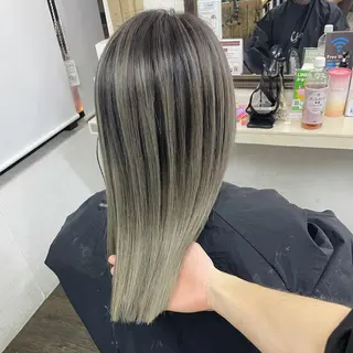 ミディアム カラー ヒカ/外国人風 デザインカラーのヘアスタイル