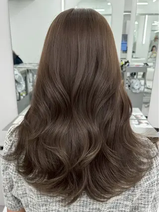 ロング 岡田 聖蘭のヘアスタイル