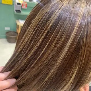 セミロング カラー アニメ髪・ウルフ🦇 樋口莉夏のヘアスタイル