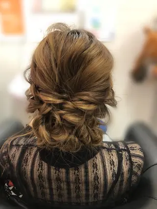 ヘアアレンジ MOARoom所属・毛利 明代のエステ・リラクイメージ
