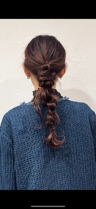 ロング ヘアアレンジ rebloom所属・山之内匠/艶カラー/ ハイトーン/ブリーチのヘアスタイル