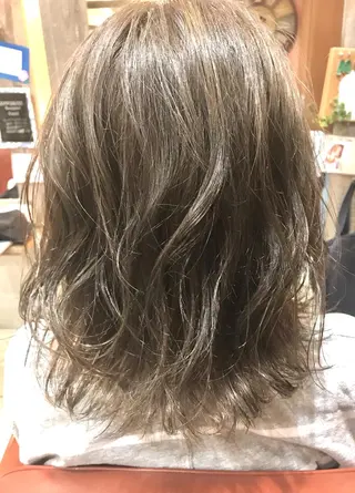 ミディアム カラー パーマ 増子 幹樹のヘアスタイル