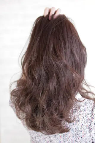 ロング カラー 太田ありさ クリーミーヘアカラーのヘアスタイル