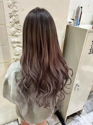 ロング カラー ササ キのヘアスタイル