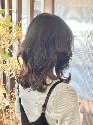 セミロング 鈴木 千恵子のヘアスタイル