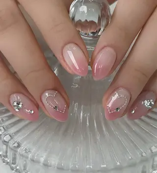ネイル Le Clavier  Nail Salon所属・佐藤 ゆきのネイルデザイン