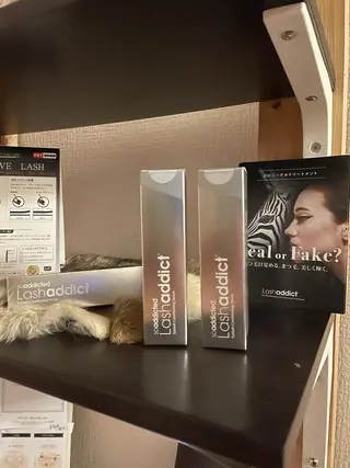 NailandEye Lucaの眉毛・アイブロウイメージ