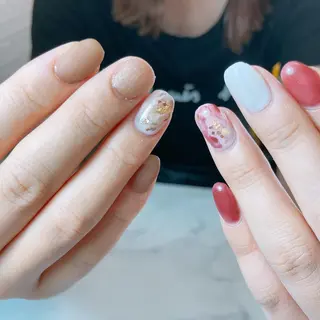 ネイル さゆりネイル&ビューティーサロン所属・古屋 早友里のネイルデザイン