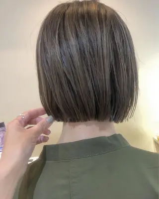 ミディアム 佐藤 奈佳子 サトウ ナカコのヘアスタイル