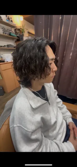 ミディアム パーマ メンズ BARBER DEALS所属・平井 智宏のヘアスタイル