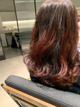 セミロング パーマ ハイトーンカラー/ インナー/木村黎🌞のヘアスタイル