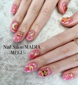 ネイル MADIA藤沢所属・MADIA MEGUのネイルデザイン