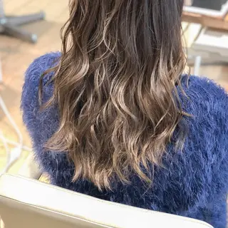 セミロング カラー 艶髪とアイラッシュ ❤️関根悠の眉毛・アイブロウイメージ