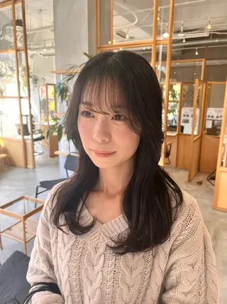 ロング FERIA fam 北千里 杉本 蓮のヘアスタイル
