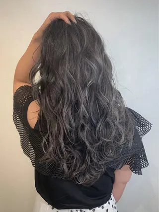 セミロング カラー _WHITE+ 南海難波店のヘアスタイル