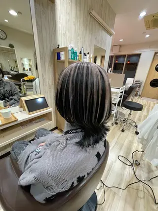 ミディアム カラー 🌈派手髪ハイトーン 🌈鈴木亮太🌈のヘアスタイル