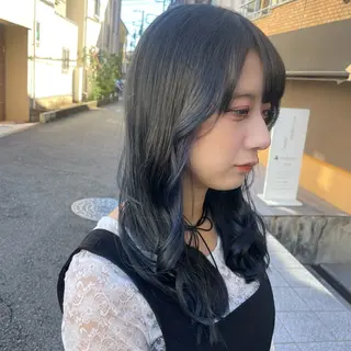 カラー 岩本 彩花のヘアスタイル