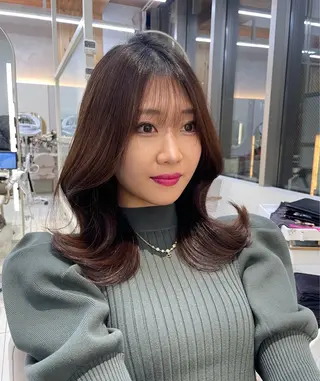 セミロング 顔周り/透明感カラー /韓国ヘア/TAKUのヘアスタイル
