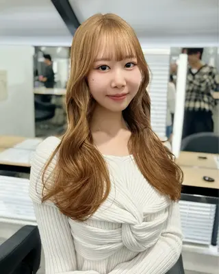 ロング カラー ナチュラルなショート パーマ/前原汐🎐のヘアスタイル