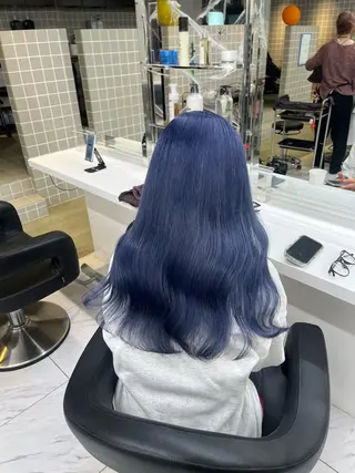 ロング 寒色＆ブリーチ特化 寒色MiOのヘアスタイル