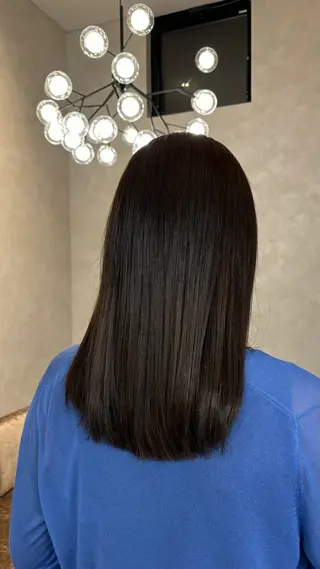 カラー ワイズミ モモカのヘアスタイル