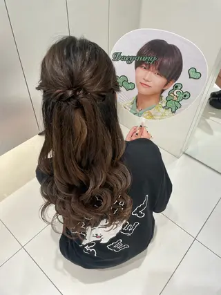 ヘアアレンジ ヘアセット🎀耳つぼ 👂💎MONAMIのヘアスタイル