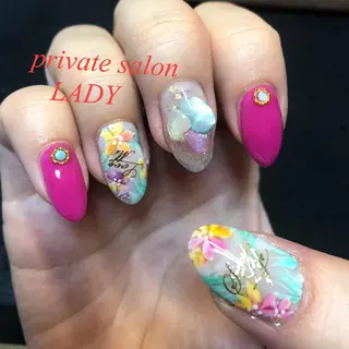 ネイル 桜田 麻菜のネイルデザイン