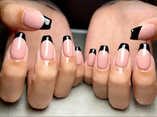 ネイル 三輪 彩美春のネイルデザイン