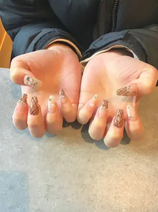 ネイル Nest 岩崎のネイルデザイン