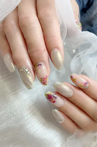 ネイル 佐藤 依娜のネイルデザイン