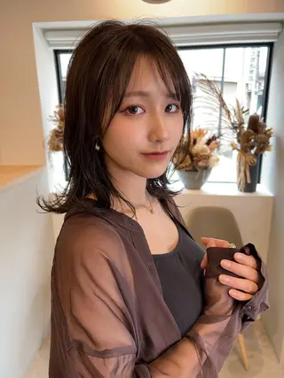 ミディアム akane/ 縮毛矯正/暖色のヘアスタイル