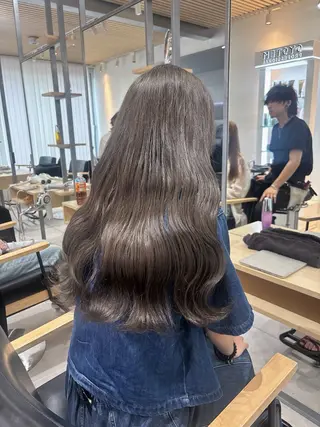 ロング カラー ヘアアレンジ ベージュ/グレージュ 🧸あやか/表参道のヘアスタイル
