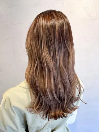 セミロング カラー Bei Licoldo.Atole  ベイリコルド アトリ所属・ブリーチ、縮毛 髪質改善　宮城一真のヘアスタイル