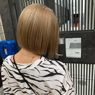ショート ケリーズグリーン所属・ボブ/艶ハイトーン 森田/嵩士のヘアスタイル