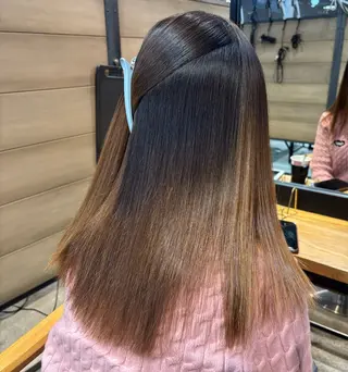 ミディアム ヒマワリ/ 艶カラー/新宿のヘアスタイル
