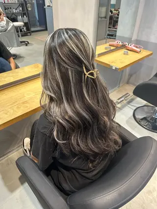 ロング カラー 💖ハイライト/ハイ トーン💖MIKIのヘアスタイル